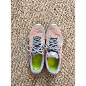 Women’s Nike sneakers